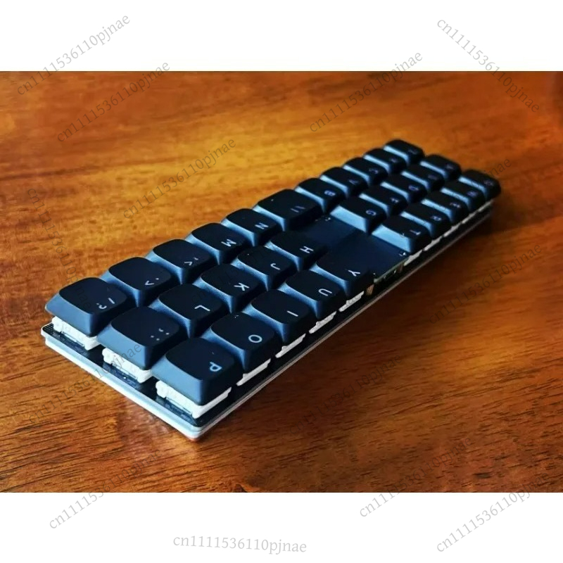 P31n/P30a ロープロファイルキーボード Blueto - Gaming Keyboard Ergonomics のレビューと価格